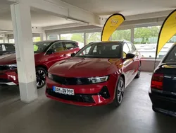 Rot Gebraucht 2024 Opel Astra Kombi | 31.900 € (Guter Preis)