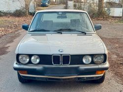 Beige Gebraucht 1987 BMW 524 Limousine | 6.999 €