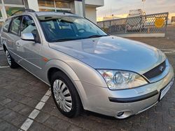 Silber Gebraucht 2002 Ford Mondeo Futura Kombi | 3.250 € (Etwas zu teuer)