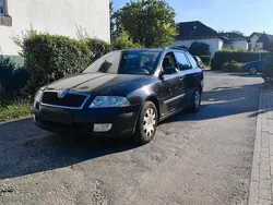 Schwarz Gebraucht 2006 Skoda Octavia Kombi | 2.650 € (Fairer Preis)