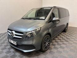 Grau Gebraucht 2020 Mercedes V220 Van / Kleinbus | 34.990 € (Guter Preis)