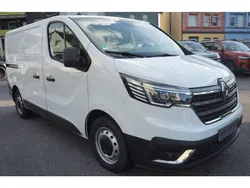 Gletscherweiss (metallic) Gebraucht 2023 Renault Trafic Van | 21.980 € (Guter Preis)