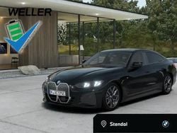Black sapphire (schwarz) Gebraucht 2025 BMW i4 M Sport Limousine | 49.990 € (Superpreis)