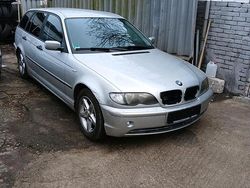 Silber Gebraucht 2002 BMW 320 Kombi | 800 € (Fairer Preis)