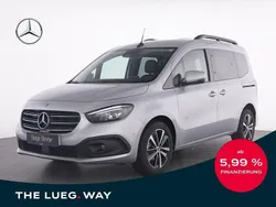 Silber helvinsilber metallic Gebraucht 2023 Mercedes T180 Style Van / Kleinbus | 28.685 € (Fairer Preis)