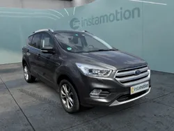 Grau Gebraucht 2019 Ford Kuga Titanium SUV | 17.940 € (Fairer Preis)