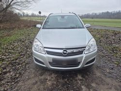 Silber Gebraucht 2009 Opel Astra Edition Kombi | 3.050 € (Fairer Preis)