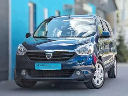 Blau Gebraucht 2017 Dacia Lodgy Lauréate Van / Kleinbus | 9.490 € (Fairer Preis)