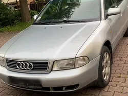 Silber Gebraucht 1997 Audi A4 Kleinwagen | 1.900 € (Fairer Preis)