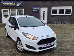 Weiß Gebraucht 2016 Ford Fiesta Ambiente Kleinwagen | 1.999 € (Guter Preis)