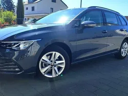 Grau Gebraucht 2022 VW Golf VIII Life Kombi | 20.000 € (Guter Preis)