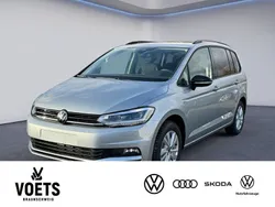 Oyster silver metallic Neu 2024 VW Touran Highline Van / Kleinbus | 48.990 €