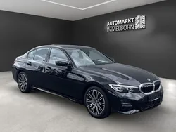 Black sapphire metallic Gebraucht 2021 BMW 320 M Sport Limousine | 35.750 € (Fairer Preis)