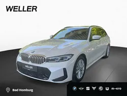 Weiss Gebraucht 2024 BMW 330 M Sport Kombi | 52.450 € (Guter Preis)
