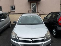 Silber Gebraucht 2004 Opel Astra Limousine | 1.950 € (Fairer Preis)