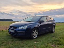 Blau Gebraucht 2005 Ford Focus Kombi | 2.900 € (Teuer)