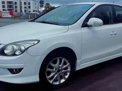 Weiß Gebraucht 2010 Hyundai i30 Edition Kleinwagen | 3.500 € (Guter Preis)