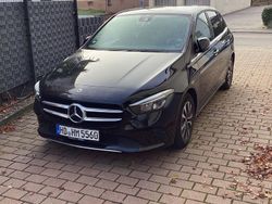 Schwarz Gebraucht 2019 Mercedes B200 Van / Kleinbus | 20.900 € (Superpreis)