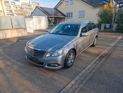 Grau Gebraucht 2010 Mercedes E200 Avantgarde Kombi | 6.250 € (Guter Preis)