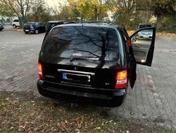 Gebraucht 2005 Kia Carnival LX Van / Kleinbus | 2.500 €