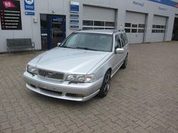 Silber Gebraucht 1999 Volvo V70 Kombi | 9.900 €