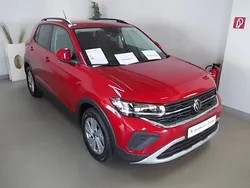 Rot kingsred (rot) metallic Gebraucht 2024 VW T-Cross Life SUV | 28.500 € (Teuer)