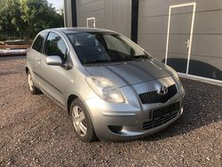 Silber Gebraucht 2007 Toyota Yaris Kleinwagen | 2.490 € (Guter Preis)
