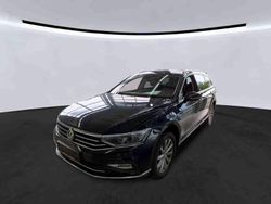 Deep black perleffekt Gebraucht 2020 VW Passat Elegance Kombi | 12.690 €