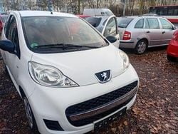Weiß Gebraucht 2011 Peugeot 107 Filou Kleinwagen | 1.750 € (Guter Preis)