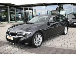 Schwarz Gebraucht 2022 BMW 318 Shadowline Kombi | 28.990 € (Fairer Preis)