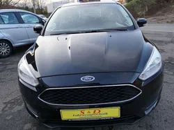 Schwarz Gebraucht 2016 Ford Focus Ambiente Limousine | 7.990 € (Fairer Preis)