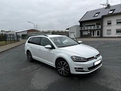 Weiß Gebraucht 2016 VW Golf VII Highline Kombi | 8.900 € (Fairer Preis)
