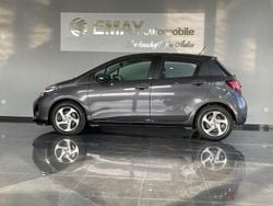 Grau Gebraucht 2016 Toyota Yaris Hybrid Edition-S Limousine | 12.498 € (Guter Preis)