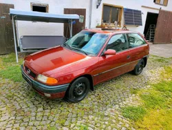 Rot Gebraucht 1995 Opel Astra Limousine | 850 €