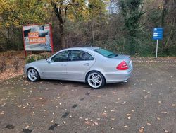 Silber Gebraucht 2002 Mercedes E320 Elegance Limousine | 4.200 € (Guter Preis)