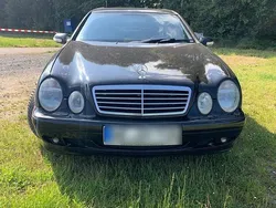 Schwarz Gebraucht 2002 Mercedes CLK230 Coupé | 2.200 € (Teuer)