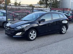 Schwarz Gebraucht 2016 Hyundai i30 Style Limousine | 8.950 € (Fairer Preis)