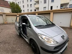 Silber Gebraucht 2008 Peugeot 1007 Kleinwagen | 1.999 €