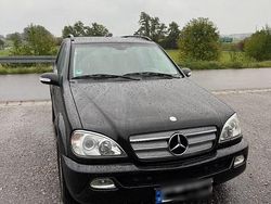 Schwarz Gebraucht 2004 Mercedes ML270 SUV | 5.550 €