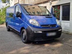 Blau Gebraucht 2005 Opel Vivaro Van | 2.450 €