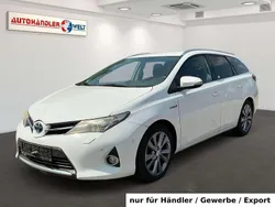 Weiß Gebraucht 2013 Toyota Auris Hybrid Kombi | 6.499 € (Guter Preis)