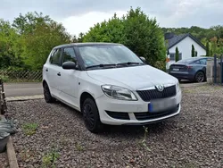 Weiß Gebraucht 2013 Skoda Fabia Kleinwagen | 3.850 € (Guter Preis)