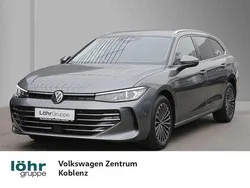 Diabasgrau metallic Gebraucht 2024 VW Passat Elegance Kombi | 35.980 € (Superpreis)