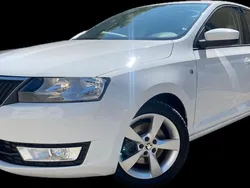 Weiß Gebraucht 2013 Skoda Rapid Elegance Limousine | 7.990 € (Fairer Preis)