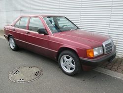 Rot Gebraucht 1990 Mercedes 190 Limousine | 5.988 €