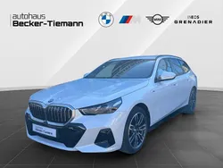 Mineralweiß Gebraucht 2024 BMW 520 Performance Kombi | 56.887 € (Etwas zu teuer)