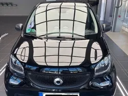 Schwarz Gebraucht 2017 Smart ForFour Limousine | 8.600 € (Fairer Preis)