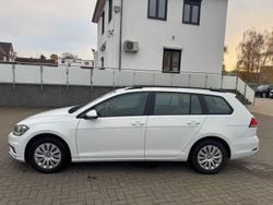 Weiß Gebraucht 2018 VW Golf VII Trendline Kombi | 11.900 € (Superpreis)