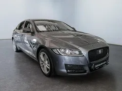 Grau Gebraucht 2017 Jaguar XF Portfolio Limousine | 15.590 € (Guter Preis)
