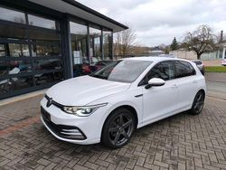 Weiß Gebraucht 2020 VW Golf VIII Style Limousine | 19.800 € (Guter Preis)